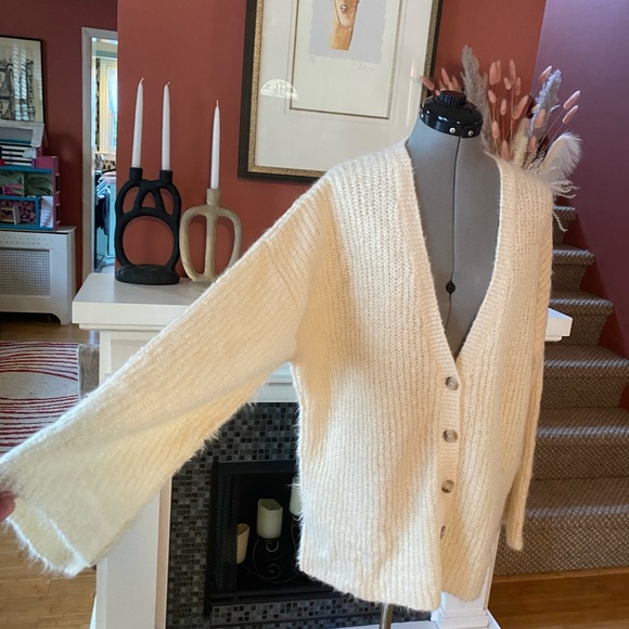 Cardigan - Picture 2 of 5